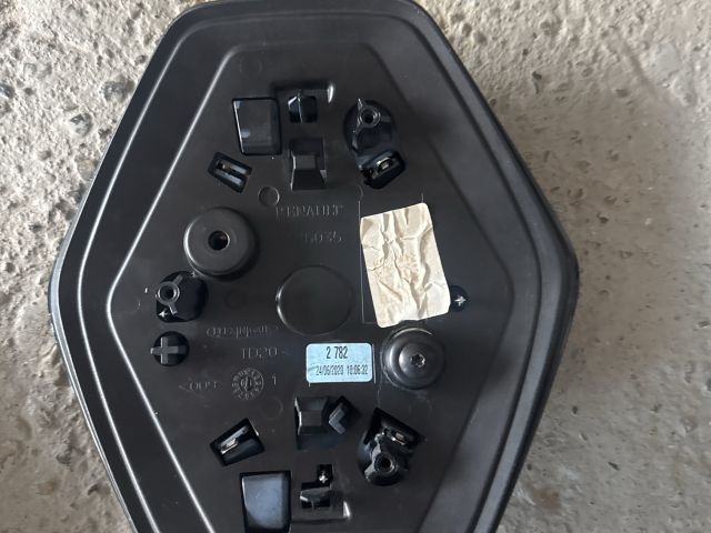 bontott RENAULT ZOE Első Embléma