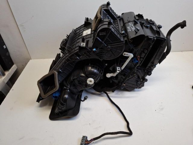 bontott RENAULT ZOE Fűtés Box