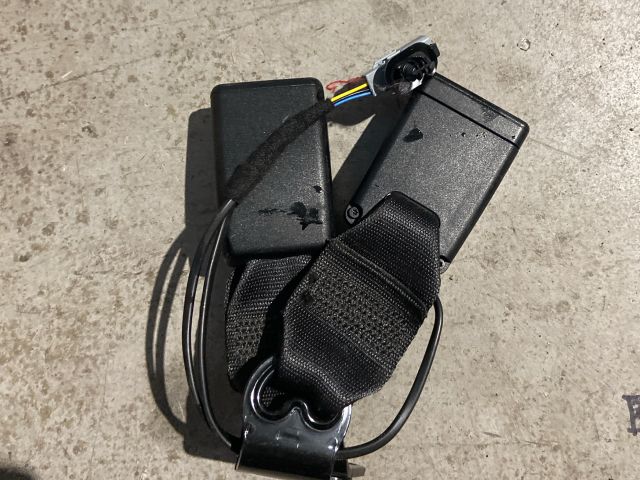 bontott RENAULT ZOE Hátsó középső Biztonsági Öv Csat