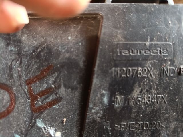 bontott RENAULT ZOE Hátsó Lökhárító Alsó (Műanyag)