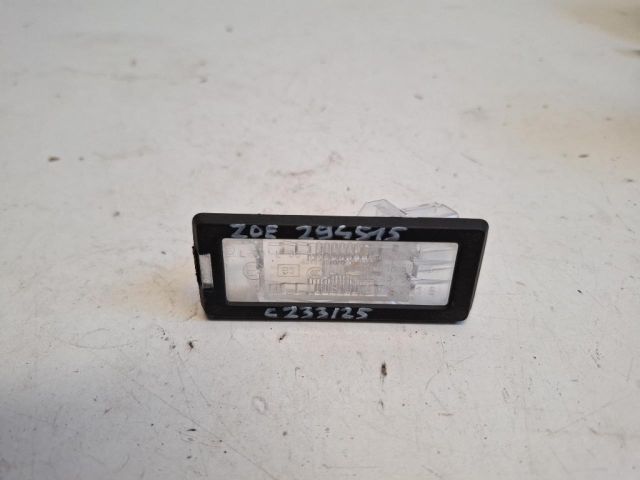 bontott RENAULT ZOE Hátsó Rendszámtábla Világítás