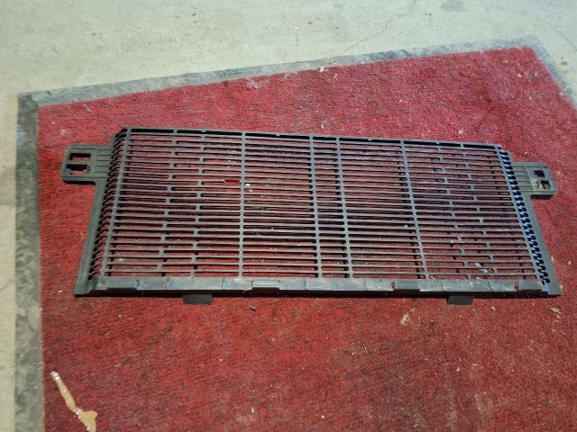 bontott RENAULT ZOE Hűtőrács