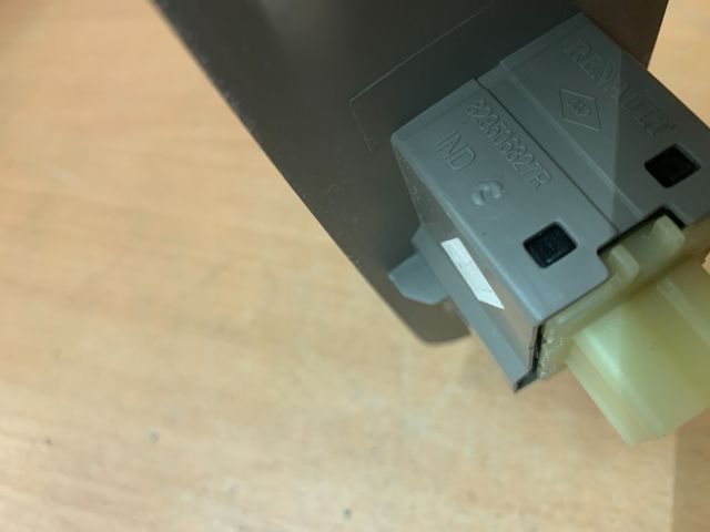 bontott RENAULT ZOE Jobb első Ablakemelő Kapcsoló