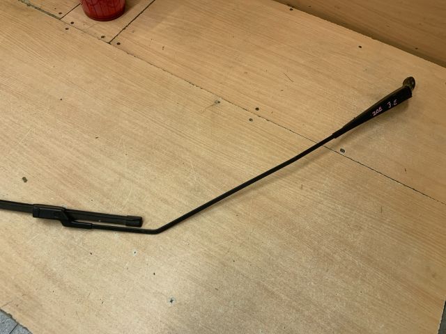 bontott RENAULT ZOE Jobb első Ablaktörlő Kar