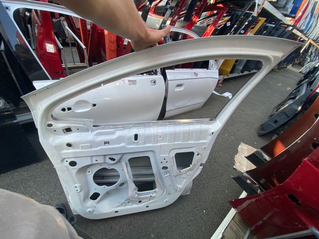 bontott RENAULT ZOE Jobb első Ajtó (Üres lemez)