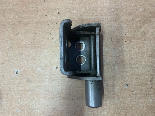 bontott RENAULT ZOE Jobb első Alsó Zsanér