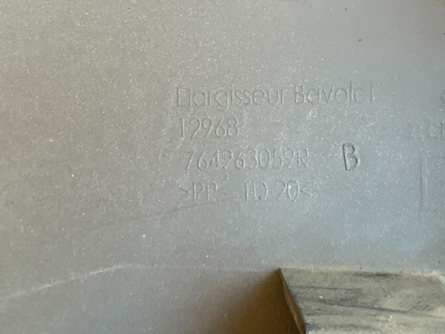 bontott RENAULT ZOE Jobb első Küszöb Díszléc