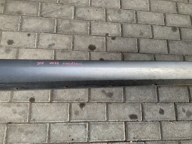 bontott RENAULT ZOE Jobb első Küszöb Díszléc