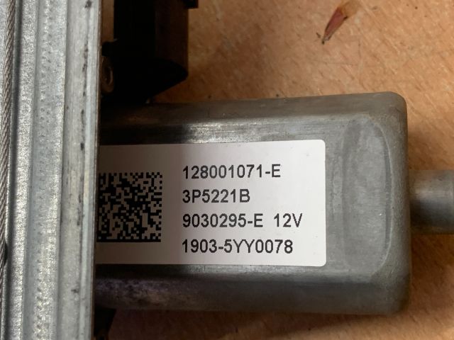 bontott RENAULT ZOE Jobb hátsó Ablakemelő Szerkezet (Elektromos)