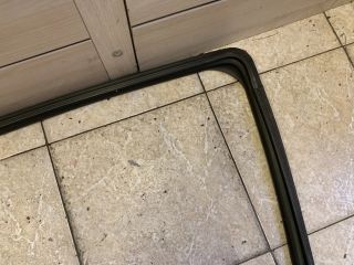 bontott RENAULT ZOE Jobb hátsó Ablakvezető Gumi