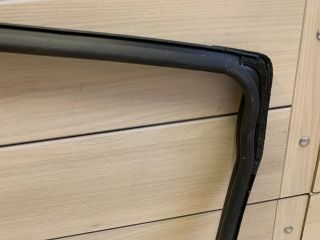 bontott RENAULT ZOE Jobb hátsó Ablakvezető Gumi