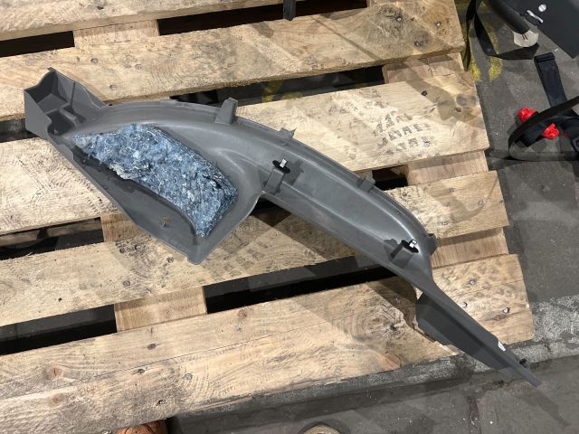 bontott RENAULT ZOE Jobb hátsó Belső Küszöb Burkolat