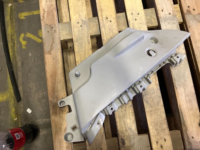 bontott RENAULT ZOE Jobb Kalaptartó Tartó Konzol