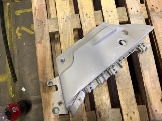 bontott RENAULT ZOE Jobb Kalaptartó Tartó Konzol