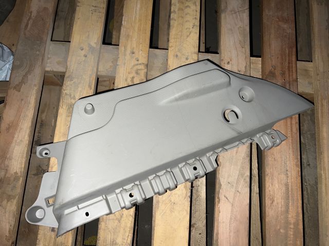 bontott RENAULT ZOE Jobb Kalaptartó Tartó Konzol