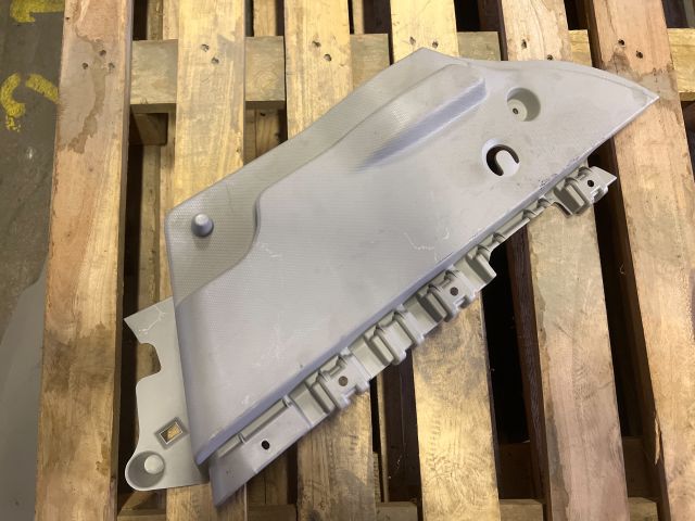 bontott RENAULT ZOE Jobb Kalaptartó Tartó Konzol