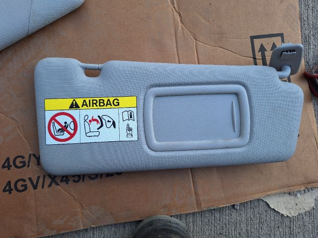 bontott RENAULT ZOE Jobb Napellenző