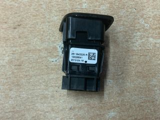 bontott RENAULT ZOE Kapcsoló (Magában)