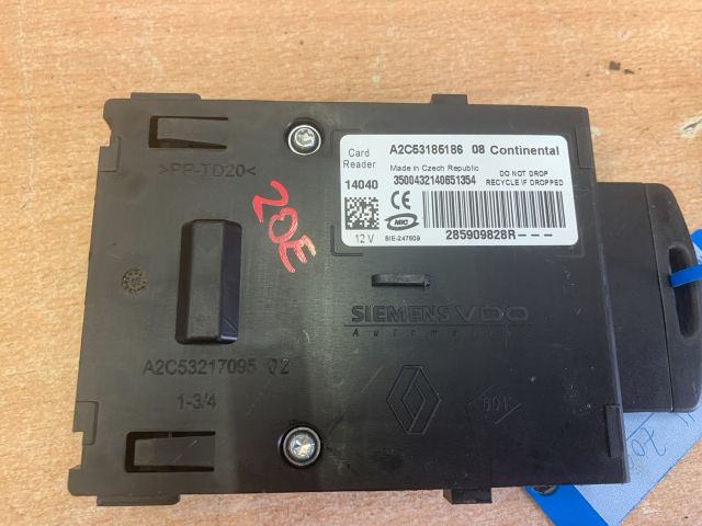 bontott RENAULT ZOE Kártyaolvasó