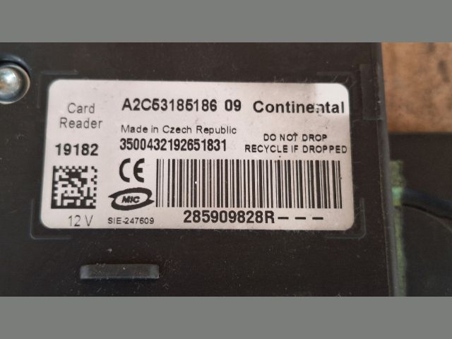 bontott RENAULT ZOE Kártyaolvasó