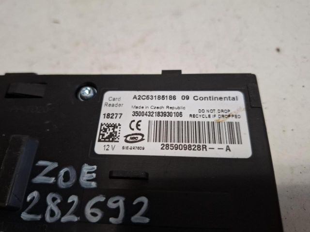 bontott RENAULT ZOE Kártyaolvasó