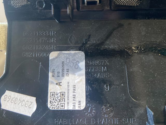 bontott RENAULT ZOE Középső Műszerfal Díszléc