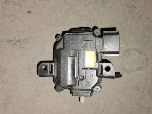 bontott RENAULT ZOE Központizár Motor Tankajtó