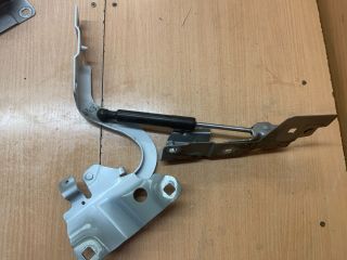 bontott RENAULT ZOE Motorháztető Bal Zsanér