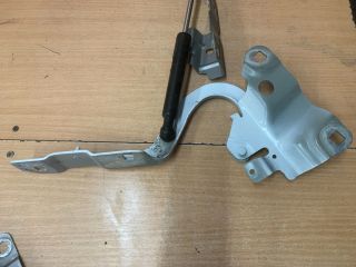 bontott RENAULT ZOE Motorháztető Bal Zsanér