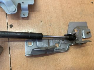 bontott RENAULT ZOE Motorháztető Jobb Zsanér