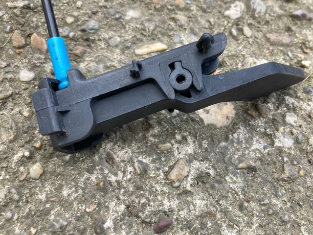 bontott RENAULT ZOE Motorháztető Nyitó Bowden