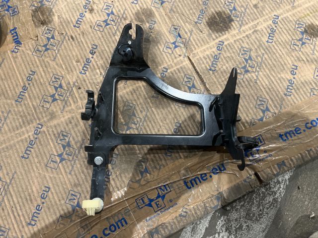 bontott RENAULT ZOE Motorvezérlő Doboz (Műanyag)