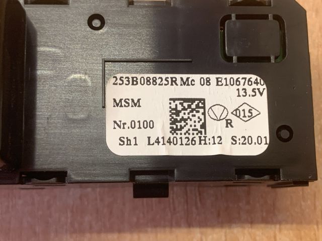 bontott RENAULT ZOE Multimédia Vezérlő