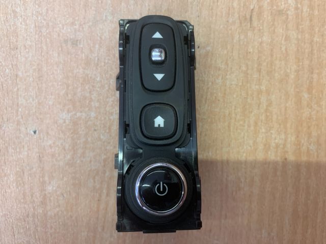 bontott RENAULT ZOE Multimédia Vezérlő