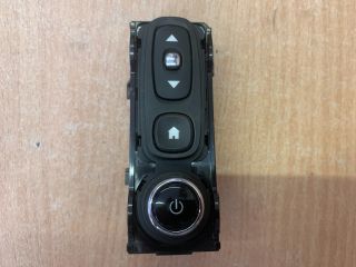 bontott RENAULT ZOE Multimédia Vezérlő