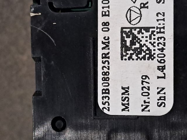 bontott RENAULT ZOE Multimédia Vezérlő