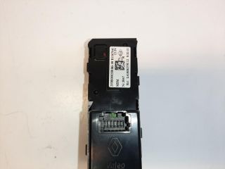 bontott RENAULT ZOE Multimédia Vezérlő