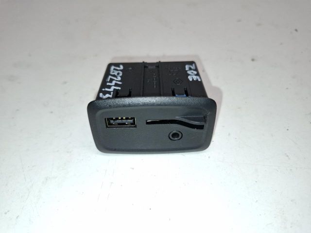 bontott RENAULT ZOE Navigáció Elektronika