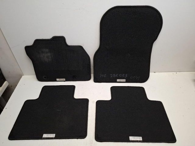 bontott RENAULT ZOE Padlószőnyeg