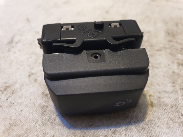 bontott RENAULT ZOE Tankajtó Nyitó Kar / Gomb