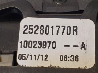 bontott RENAULT ZOE Tankajtó Nyitó Kar / Gomb