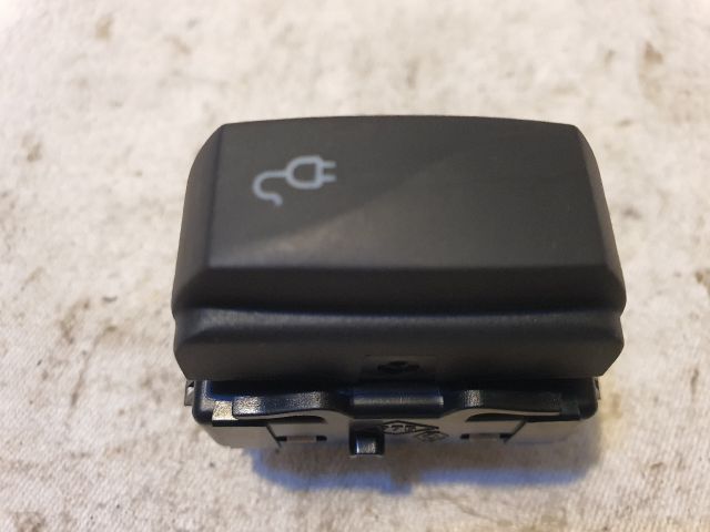 bontott RENAULT ZOE Tankajtó Nyitó Kar / Gomb