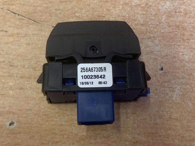 bontott RENAULT ZOE Tolatóradar Kapcsoló