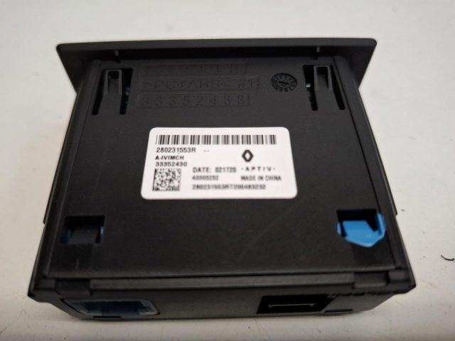 bontott RENAULT ZOE USB Aljzat