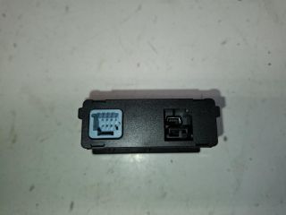bontott RENAULT ZOE USB Aljzat