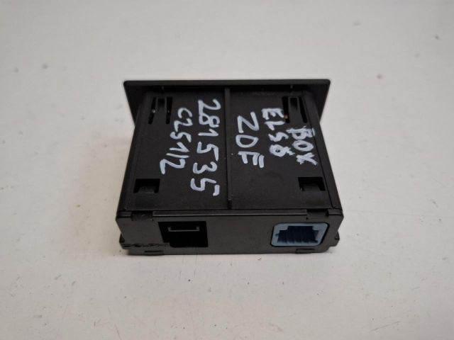 bontott RENAULT ZOE USB Aljzat