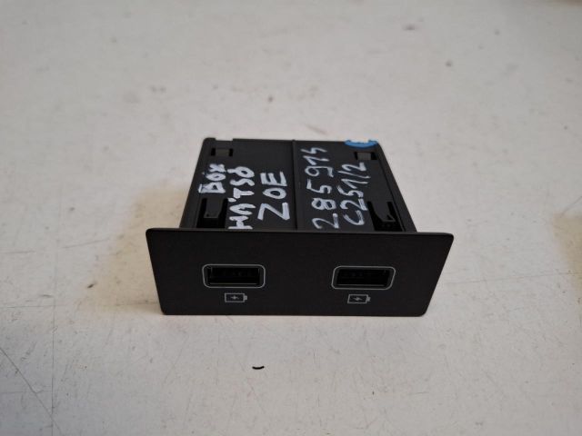 bontott RENAULT ZOE USB Aljzat