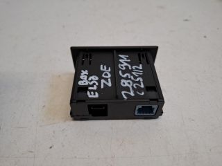 bontott RENAULT ZOE USB Aljzat