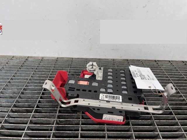 bontott RENAULT ZOE Biztosítéktábla Motortér