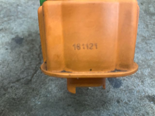 bontott RENAULT ZOE Fő Relé